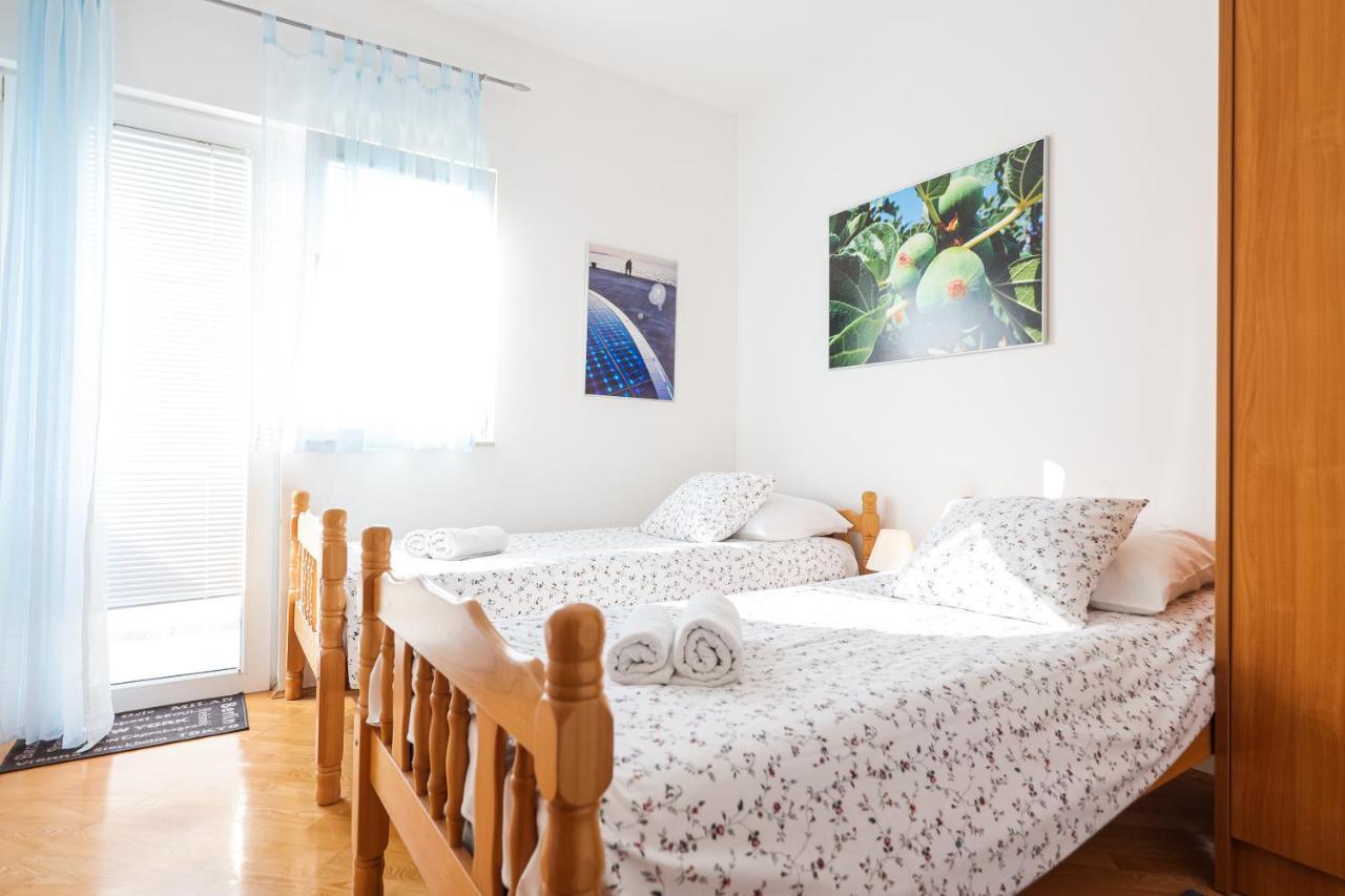 Luton Apartment Zadar Kozino Heating Pool & Jacuzzi Exterior photo